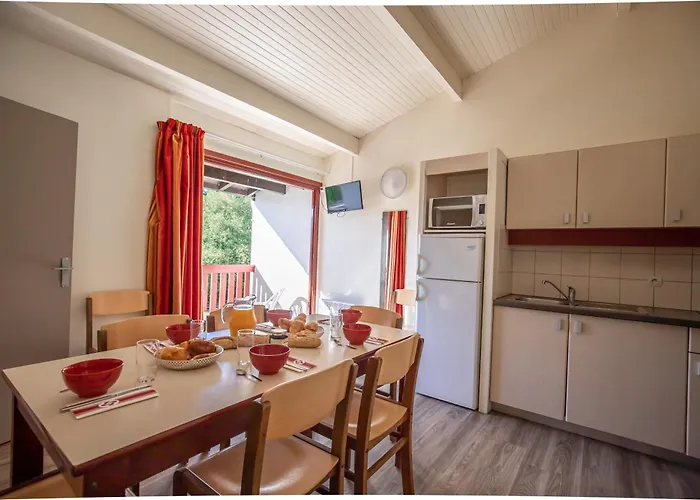 Vvf Pays Basque 3* Saint-Etienne-de-Baigorry